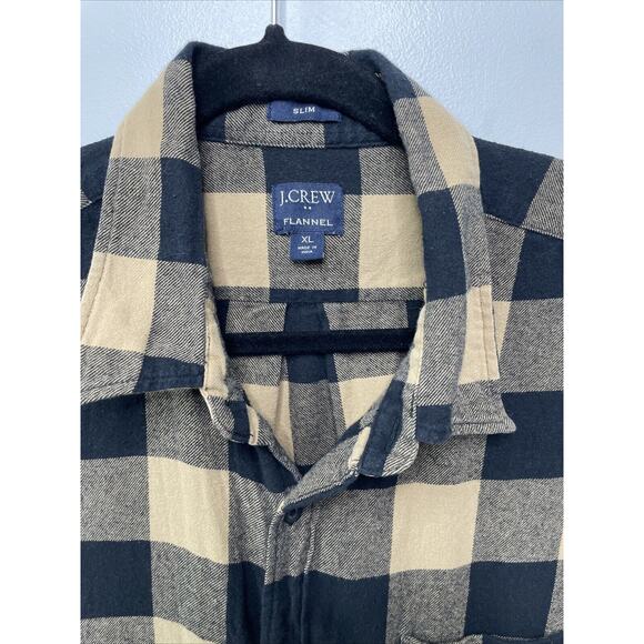 J. Crew Plaid Black Tan Flannel Button Up Shirt Pocket XL Lumber Rugged Camp - Picture 2 of 9